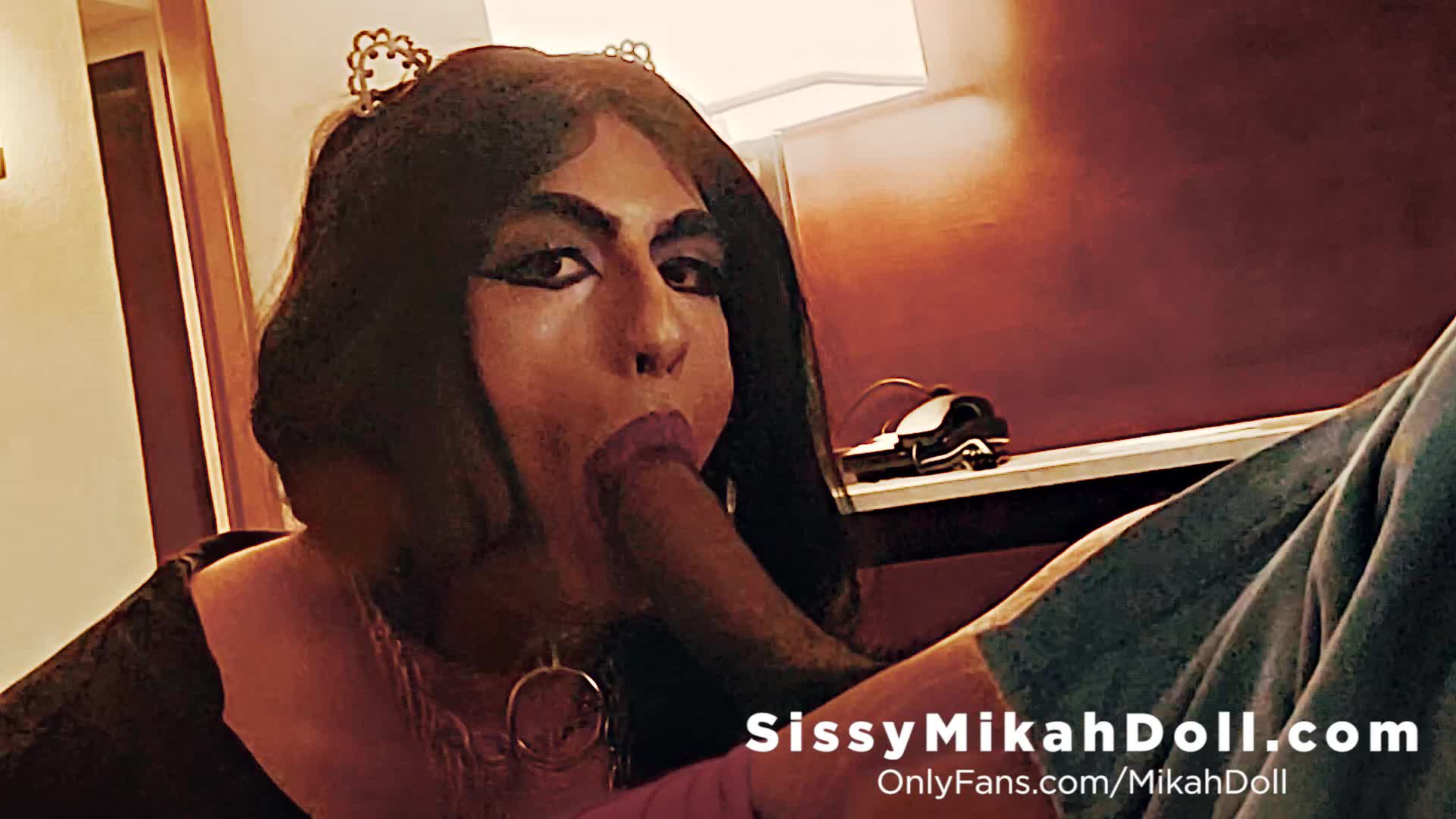 Sissy Mikah Deepthroats 10 inch BBC